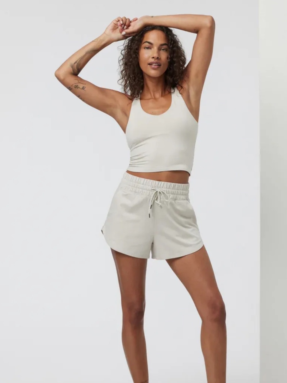 Vuori Halo Performance Short 2.0 Ecru Heather - Size Small